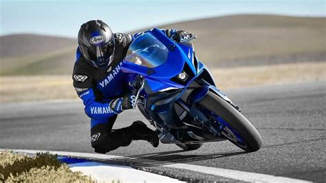 2022 Yamaha Yzf R7 First Ride Review 43 Off