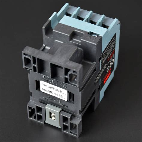 CONTACTOR TRIPOLAR 12A Ac3 25A Ac1 BOBINA 110 Vac 1NA SK112A10F STECK