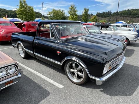 39th Hot Rod Roundup Starts Strong