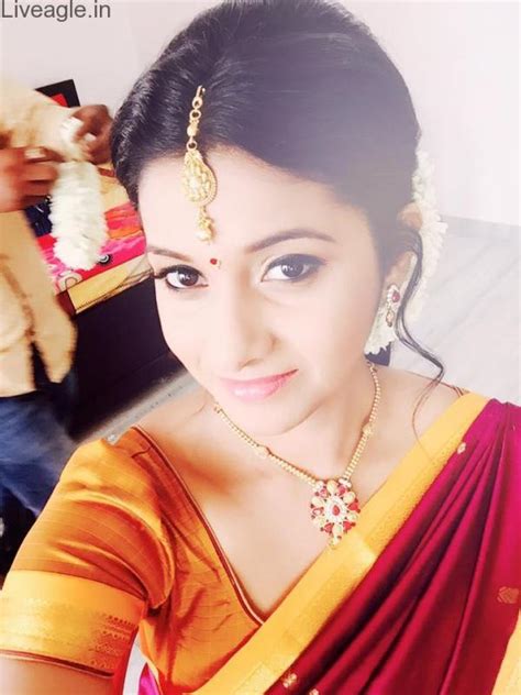 Priya Bhavani Shankar Hot Saree Selfie Veethi