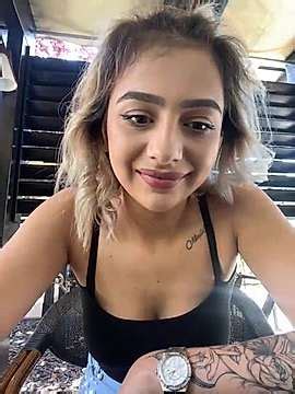 LaraVegas Naked Stripping On Cam For Live Sex Video Chat IGirls