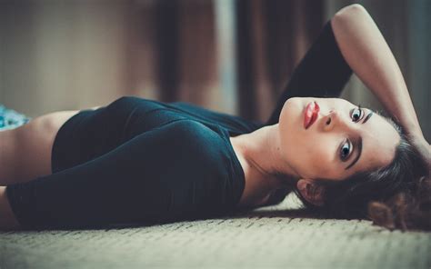 Brunette Hd Wallpapers Desktop And Mobile Images Photos