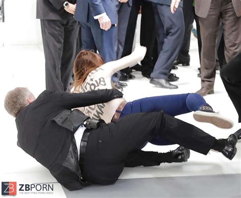 Putin Meets Femen Activists In Hannover ZB Porn