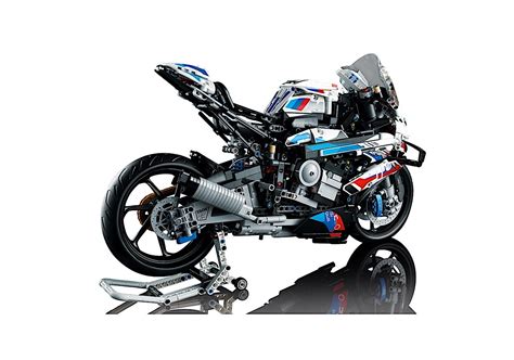 LEGO Technic Unleashes Extremely Detailed 1:5-Scale BMW M 1000 RR ...