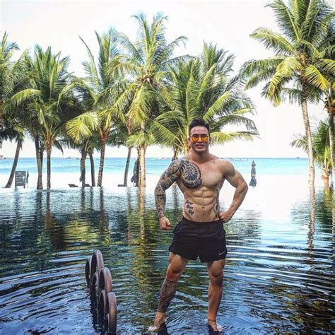 Logan Nguyễn trai gym xăm mình chụp ảnh sex làm callboy CallboyVN