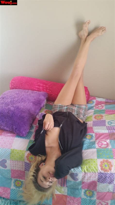 Blonde Chick Unzips Her Jacket To Show Her Nice Cleavage 15 Photos