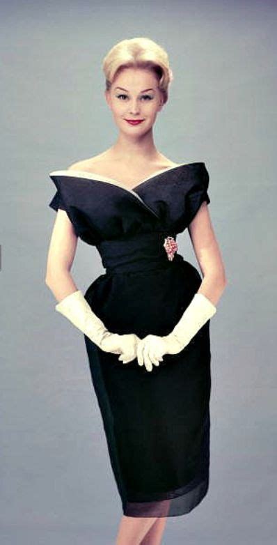 10 Hot Sexy Jagoda Kaloper Bikini Pics