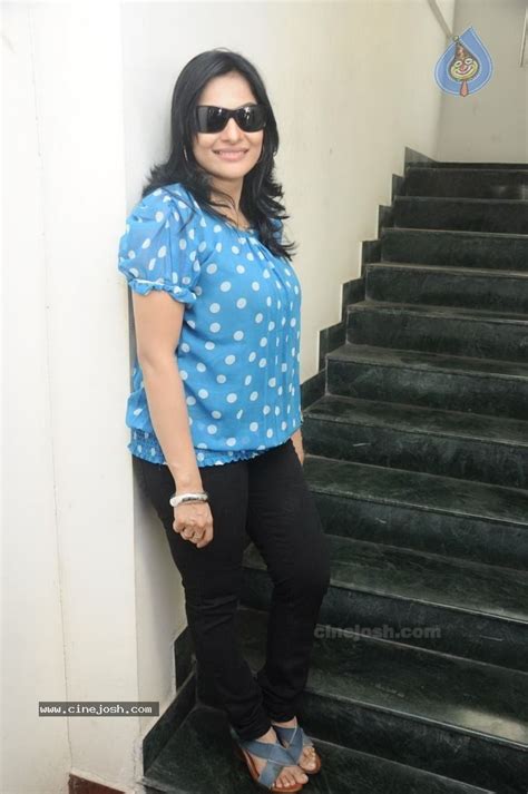 Rithika Srinivasan Stills Photo 11 Of 45