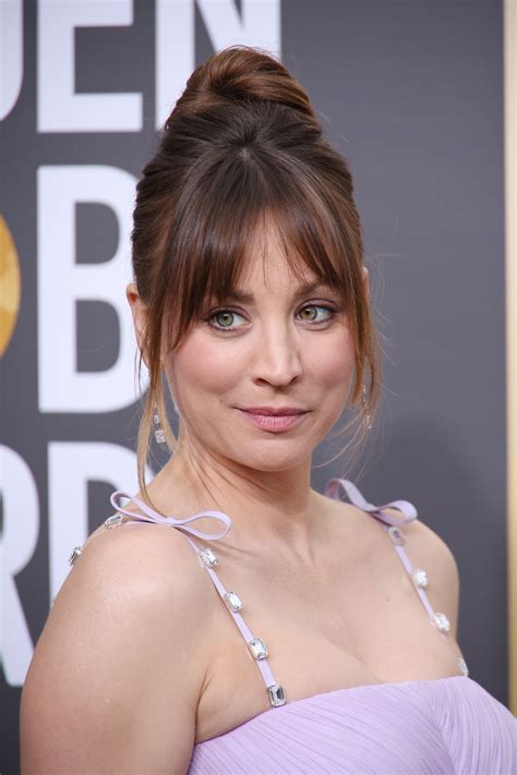Kaley Cuoco Debuts Brunette Hair On The Golden Globes Red Carpet