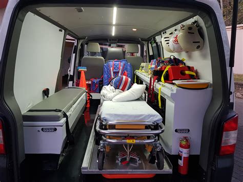 Commuters react to the new cleanliness standards at the bus station cerca de mi 15