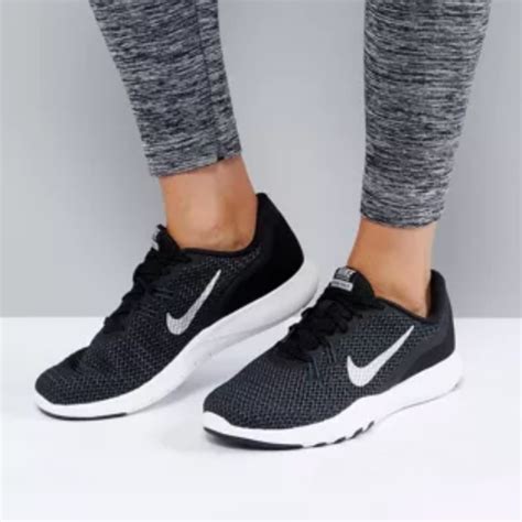 Black Nike Flex Sneakers Gem