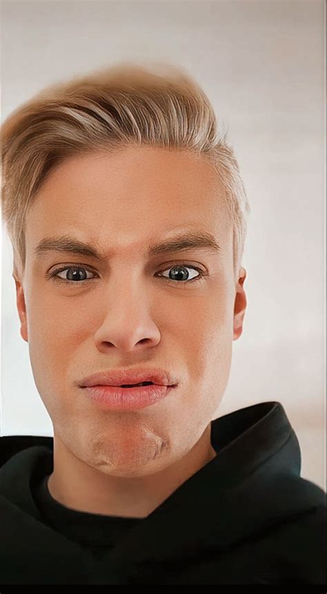 Pin On Carson Lueders Blonde Guys Boyfriend Pictures Handsome Men