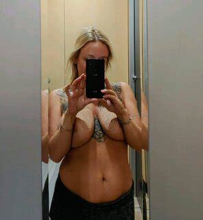 Melissa Mitz Pussy Porn Pic