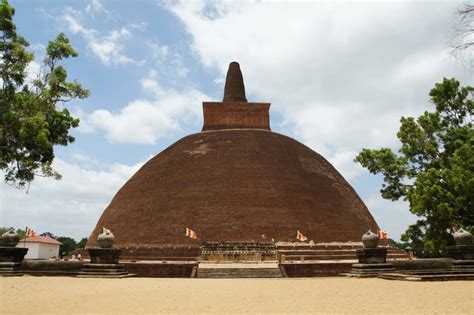 Anuradhapura - Sri Lanka | Travelwider