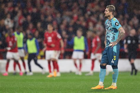 Gay C N Ua Tr H Ng Ngo I H Ng Anh Ngh T Th I C M N