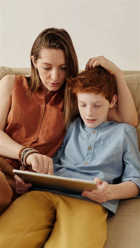 Pentingnya Sex Education Sesuai Tahap Usia Anak