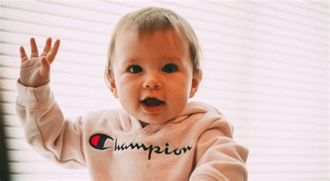 Ce Couple Gay A Adopt Une Petite Fille S Ropositive Rejet E Par Dix Familles T Tu