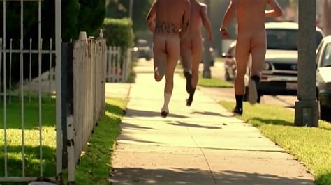 Auscaps Mark Hoppus Tom Delonge And Travis Barker Nude In What S My Age Again Music Video