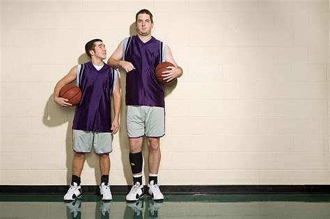 Standing Tall In New York Our Pro Sports Teams Largest Athletes