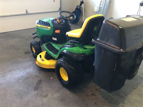 42 Inch John Deere D130 22 Hp Riding Lawn Mower With Double Bagger