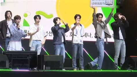 Pentagon Feelin Like Ment Shine Stage Seowon Valley Concert