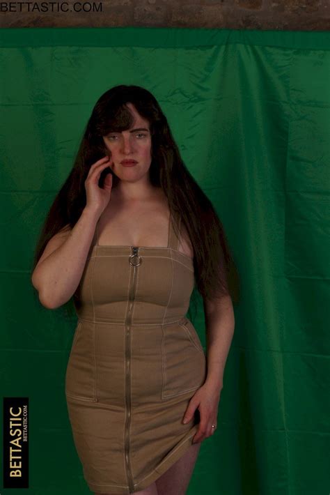 Hot Brunette Babe Showing Her Sexy Curves In A Dress 15 Photos