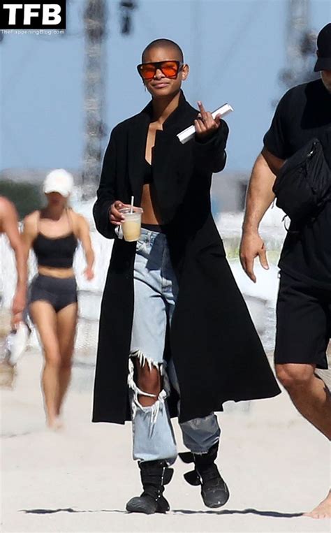 Willow Smith Looks Hot In A Black Bikini On The Beach In Miami Fappening