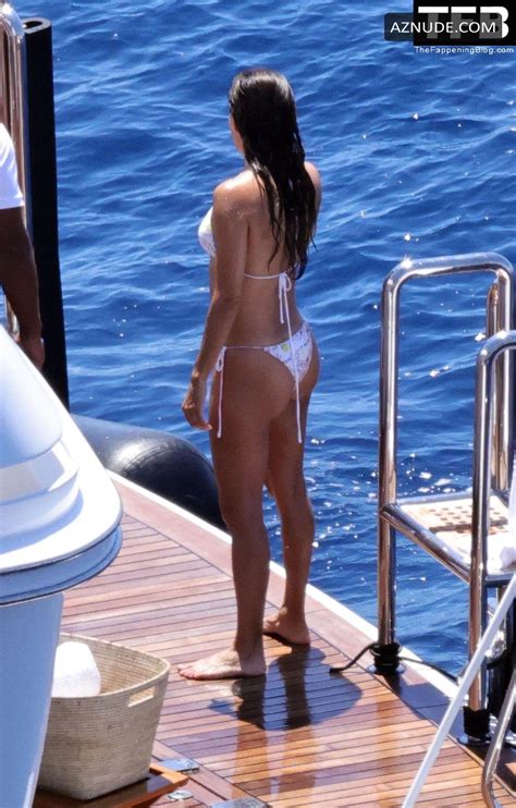 Eva Longoria Sexy Seen Showing Off Her Sultry Figure Wearing A Bikini On A Boat In Capri AZNude