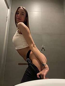 EvaCatt Naked Stripping On Cam For Live Sex Video Chat WebCamDeals