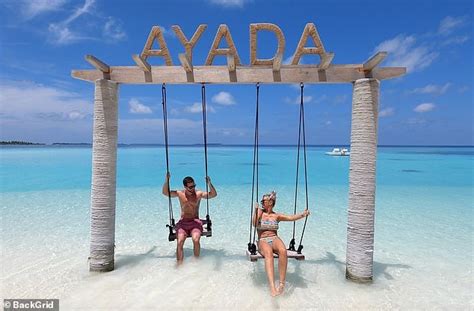 Kerry Katona Showcases Her Toned Figure In A Patterned Bikini In The Maldives Daily Mail Online