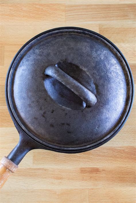 Cleaning Rust Off of Cast Iron - Cast Iron Skillet Cooking