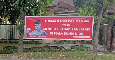 Pdip Sepakbola Dan Robohnya Polarisasi Portal Islam