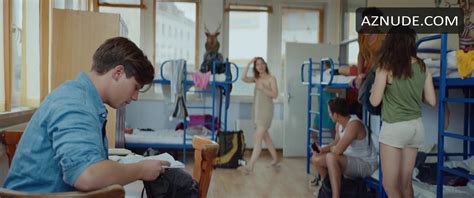 Amelie Plaas Link Nude Aznude