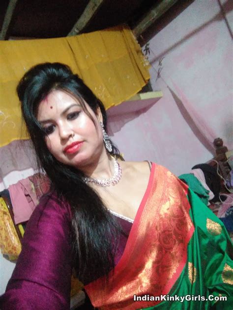 Horny Bangla Boudi Nude Boobs Photos