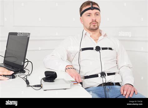 Man Lie Detector Hi Res Stock Photography And Images Alamy