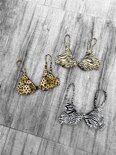 Art Corpi O Bikini Stones