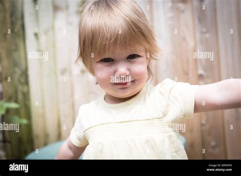 Fille De Ans Blonde Banque De Photographies Et Dimages Haute R Solution Alamy