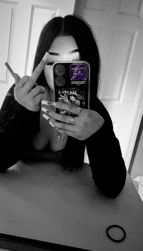 Pin By Tati On Pics In Pretty Latina Cute Poses For Pictures Ideas For Instagram Photos