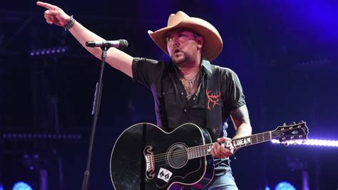 Sketchy Things Everyone Just Ignores About Jason Aldean