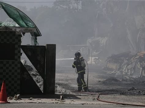 Jornal Correio Incêndio atinge fábrica de plásticos em Camaçari