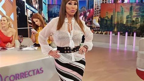Caras Moria Cas N Incendi Las Redes Con Una Foto Retro Muy Hot