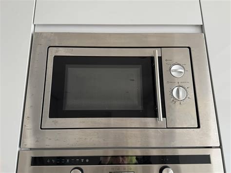 how to clean a stainless steel microwave oven