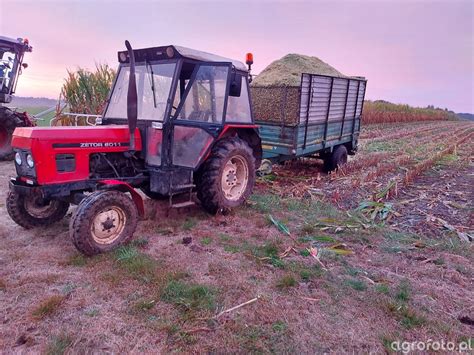 Foto Traktor Zetor 6011 Rozrzutnik Id 807008 Galeria Rolnicza Agrofoto