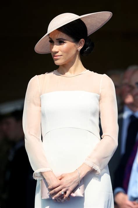 Meghan Markle Faz Primeira Apari O P Blica Ap S Casamento Real