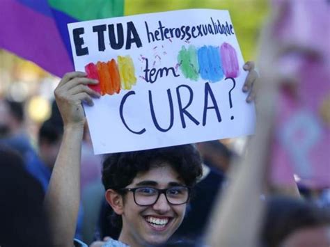 Cura gay Entenda por que a terapia de reorientação sexual é proibida