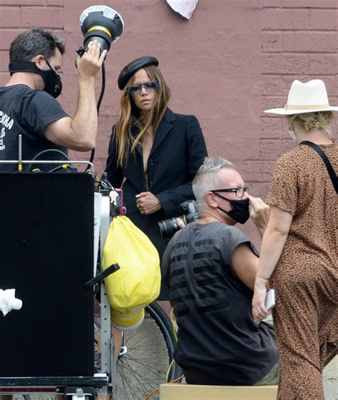 Halle Berry Shows Off Her Nude Boobs In LA 30 Photos PinayFlixx Mega Leaks