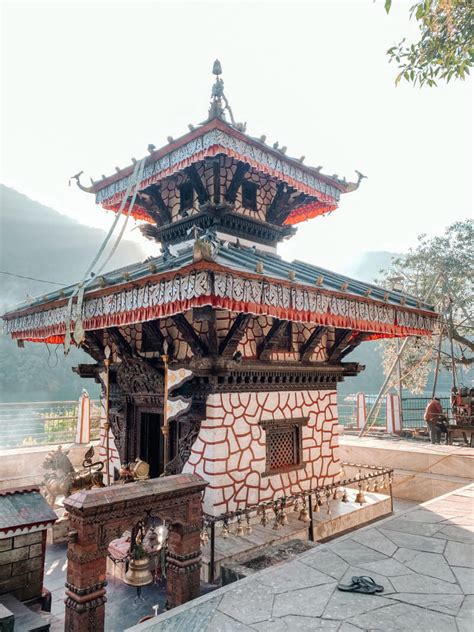 awesome places  visit  pokhara  charlie wanders