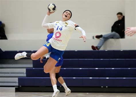 M Tt V Llinn Eftir Sex Ra Fjarveru Vegna H Fu H Ggs Handbolti Is