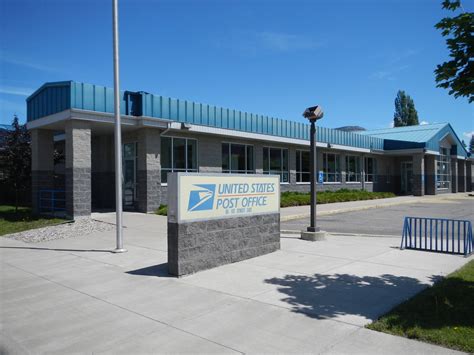 Breakdown of the latest hours the post office Columbia MO operates