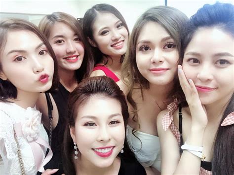 Trâm Anh lên tiếng về việc bị dàn hot girl World Cup tẩy chay